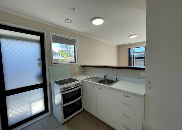  at 6/2 John Bracken Way, Beach Haven, North Shore City, Auckland