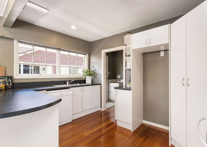  at 33 Church Lane, Merivale, Christchurch