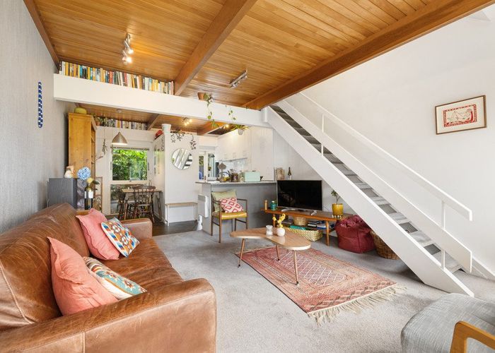  at 4/43 Fendalton Road, Fendalton, Christchurch