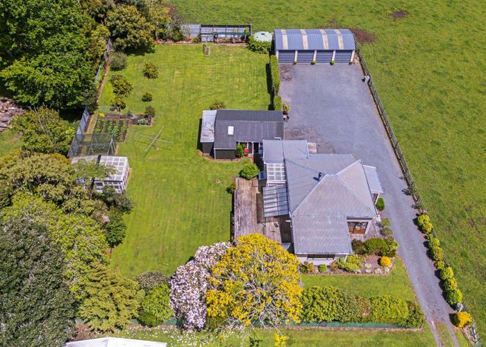  at 1038 Mountain Road, Waiongana, Inglewood