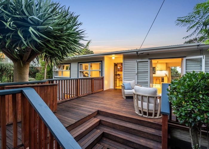  at 10 Wilding Avenue, Northcote Point, North Shore City, Auckland
