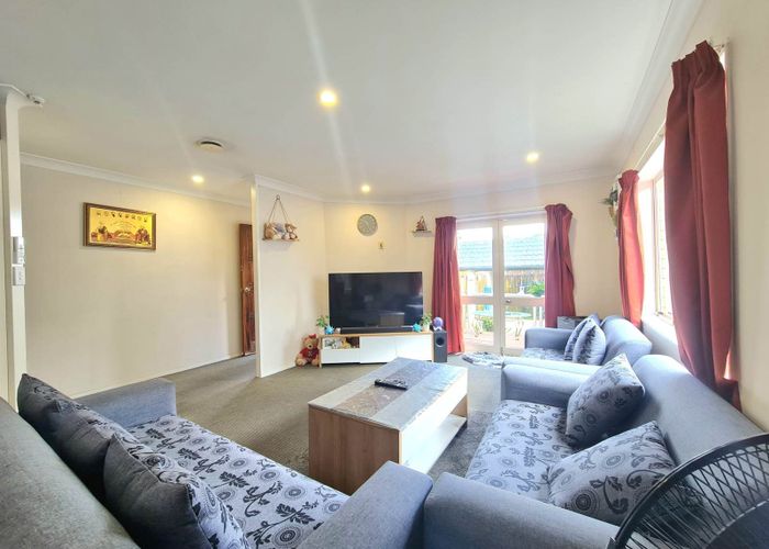  at 2/58 Wallace Road, Papatoetoe, Manukau City, Auckland