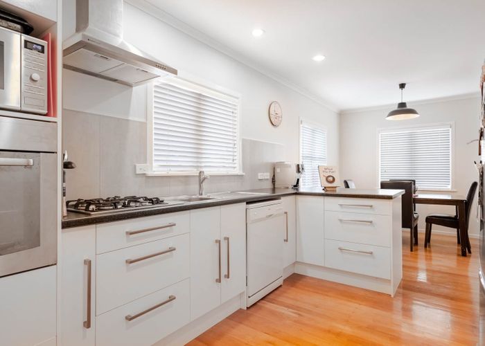 at 12 Albert Road, Kelston, Auckland