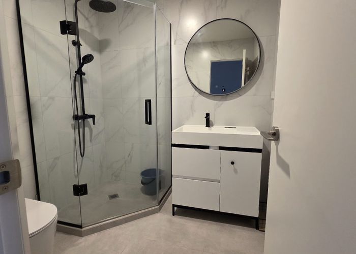  at 2/1 Matuhi Rise, Henderson, Waitakere City, Auckland