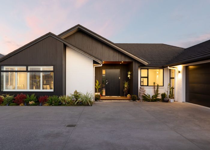  at 6 Harrier Court, Flagstaff, Hamilton