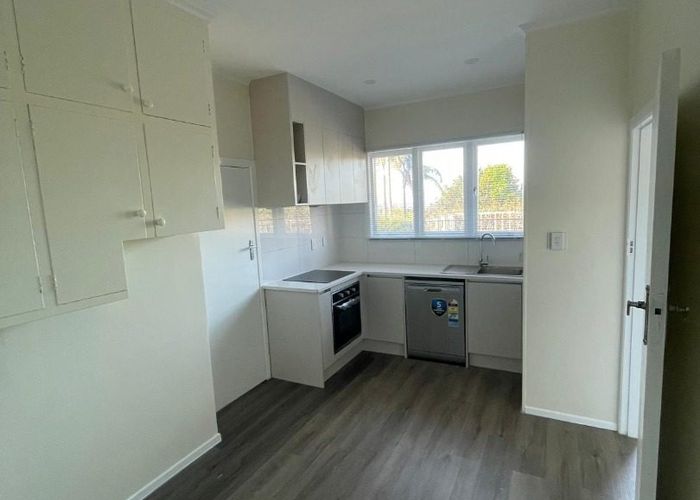  at 141 Glenfield Road, Glenfield, North Shore City, Auckland