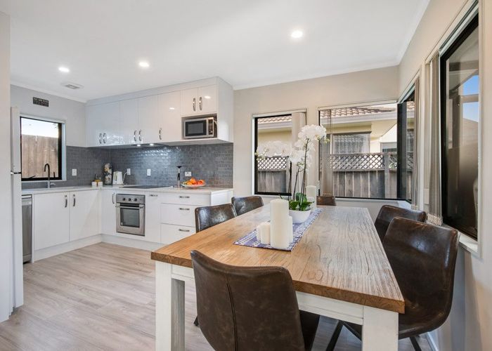  at 1/27 Roanoke Way, Albany, North Shore City, Auckland