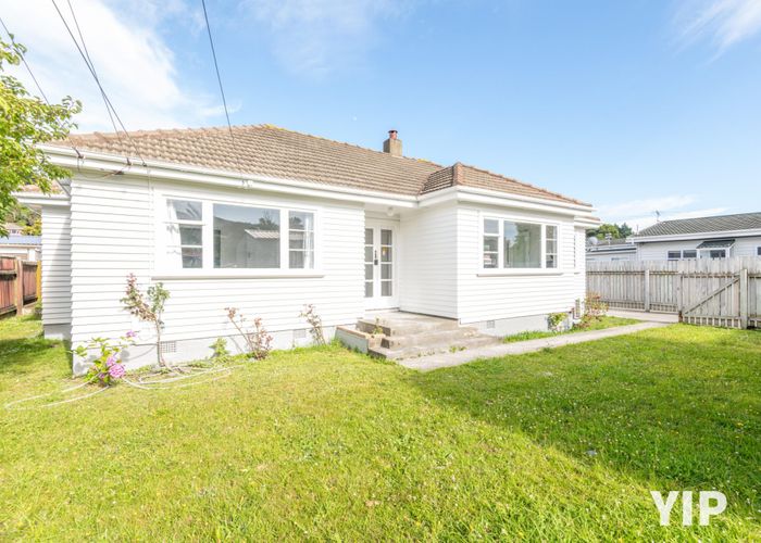  at 33 Findlay Street, Tawa, Wellington