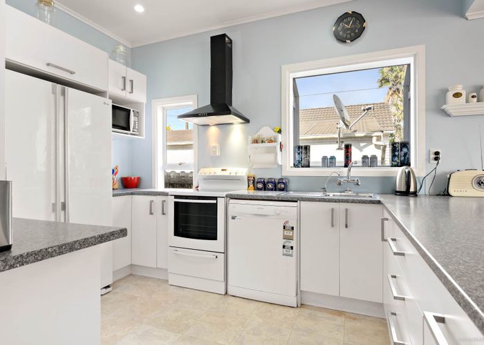  at 38 Fairview Road, Papatoetoe, Auckland