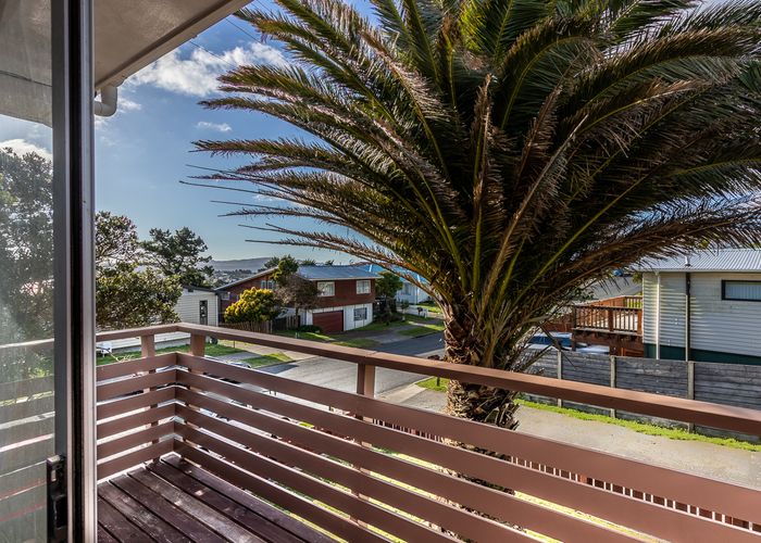  at 37 Edgecombe Street, Newlands, Wellington