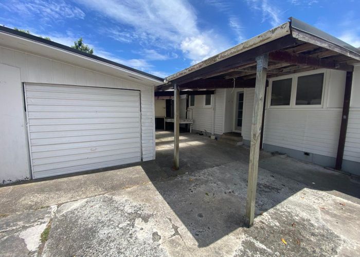  at 11 Glen Norman Ave, Henderson, Waitakere City, Auckland