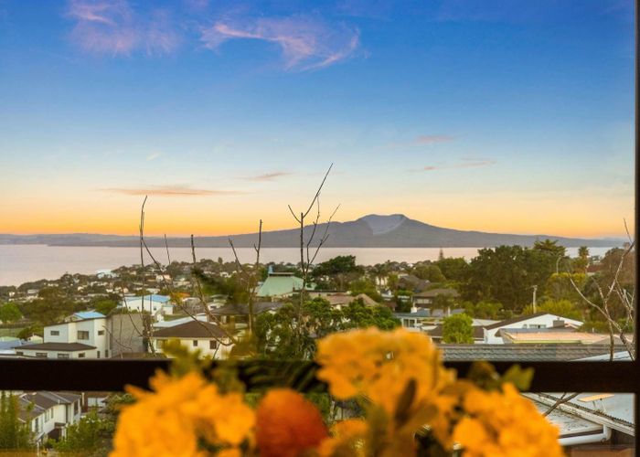  at 437A East Coast Road, Mairangi Bay, North Shore City, Auckland