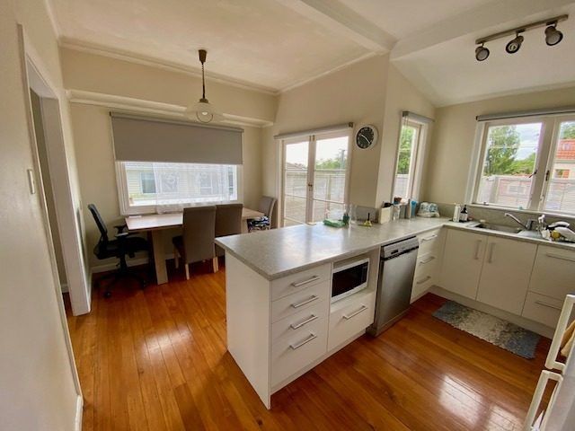  at 72A Nile Road, Milford, Auckland