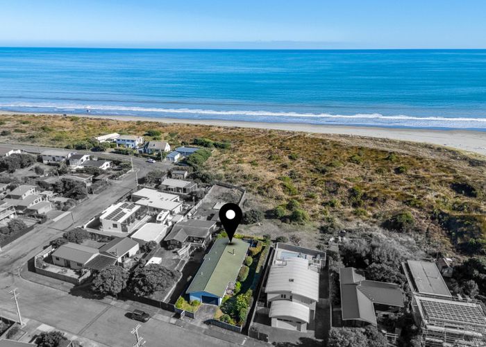  at 9 Moana Street, Otaki Beach, Otaki