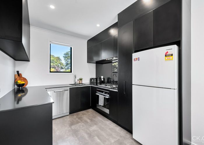  at 5 Green Lane, Wallaceville, Upper Hutt