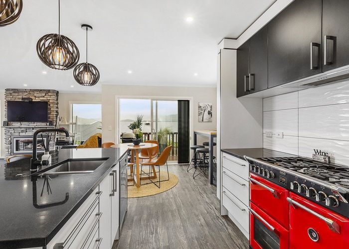  at 152 Endeavour Drive, Whitby, Porirua