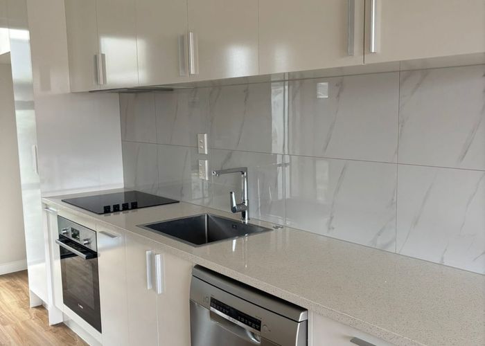  at 3/8 Bagnall Ave, Point England, Auckland City, Auckland