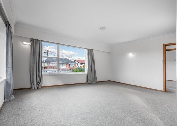  at 2/20 Warren Avenue, Three Kings, Auckland