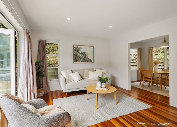  at 17 Beach Street, Island Bay, Wellington