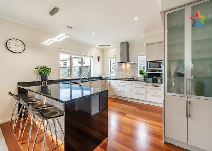  at 8C Glen Iris Grove, Woburn, Lower Hutt