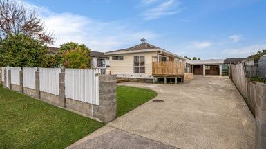  at 210 Waitemata Drive, Ranui, Auckland