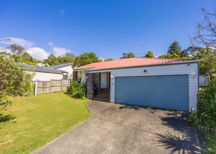  at 27 Greenvalley Rise, Glenfield, North Shore City, Auckland