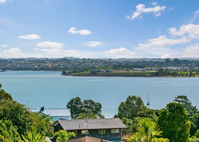  at 5 Odin Place, Beach Haven, Auckland