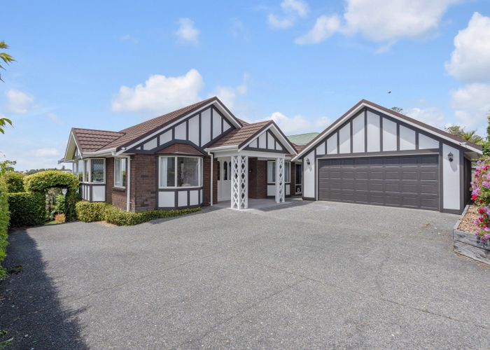  at 2/40 Cook Street, Howick, Manukau City, Auckland