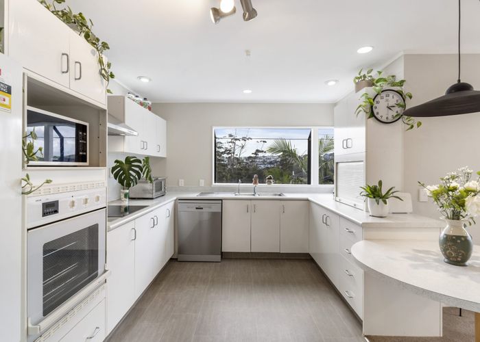  at 1/1039 Beach Road, Torbay, Auckland