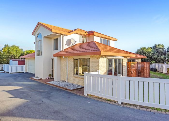  at 27 Millennium Hill, Paraparaumu