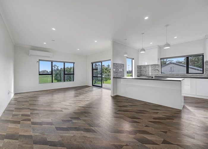  at 16 Reseda Place, Papatoetoe, Auckland
