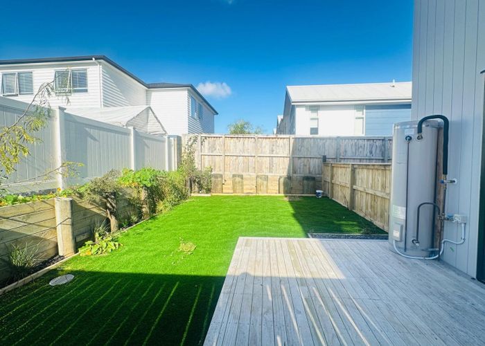  at 14/25 Titoki Street, Te Atatu Peninsula, Waitakere City, Auckland
