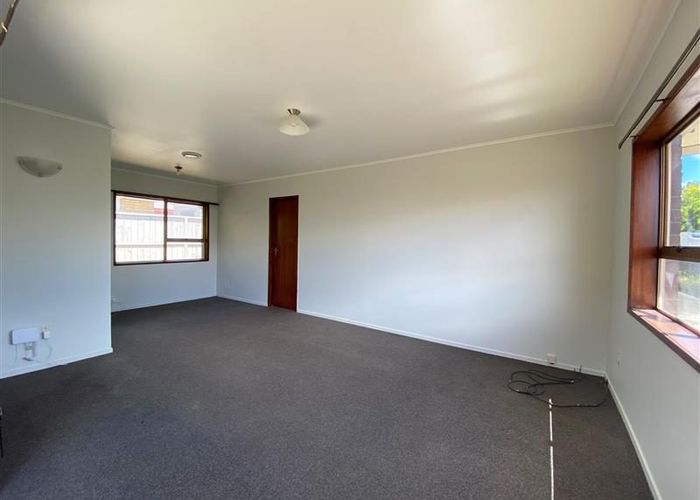  at 2/107 Donovan Street, Blockhouse Bay, Auckland City, Auckland