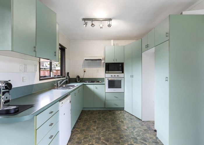  at 2/230 Rangatira Road, Beach Haven, Auckland