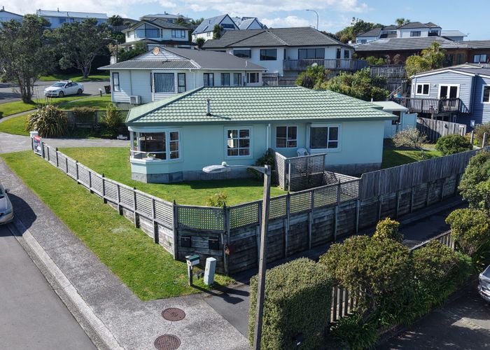  at 27 Pelorous, Paparangi, Wellington, Wellington