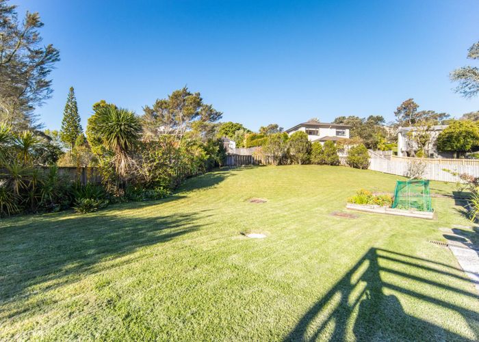  at 8 Vinceroy Place, Green Bay, Waitakere City, Auckland