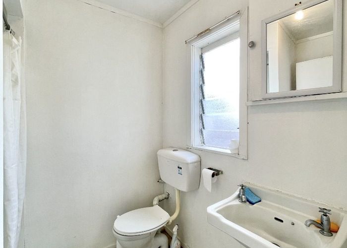  at 17 East Street, Petone, Lower Hutt, Wellington