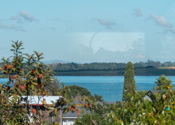  at 209 Carnoustie Drive, Wattle Downs, Manukau City, Auckland