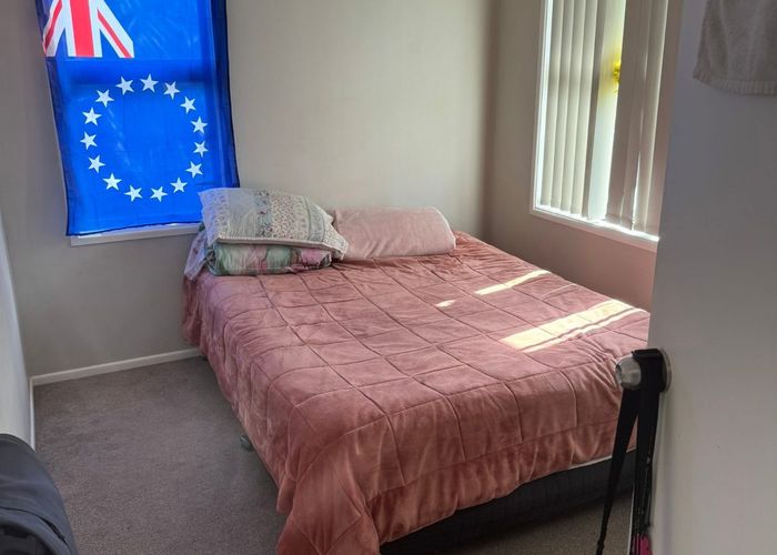  at 102 Vine Street, Mangere East, Auckland