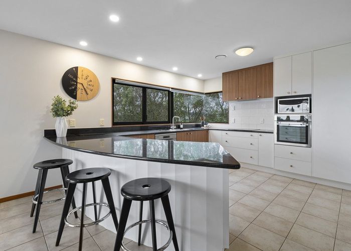  at 33 Ruapehu Drive, Fitzherbert, Palmerston North
