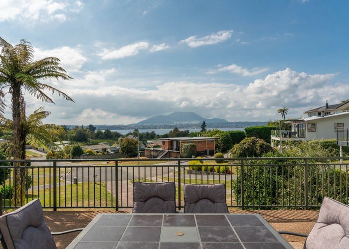  at 8 Earle Place, Acacia Bay, Taupo, Waikato