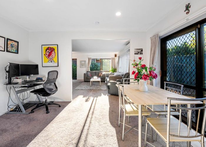  at 1/128 Botany Road, Botany Downs, Manukau City, Auckland