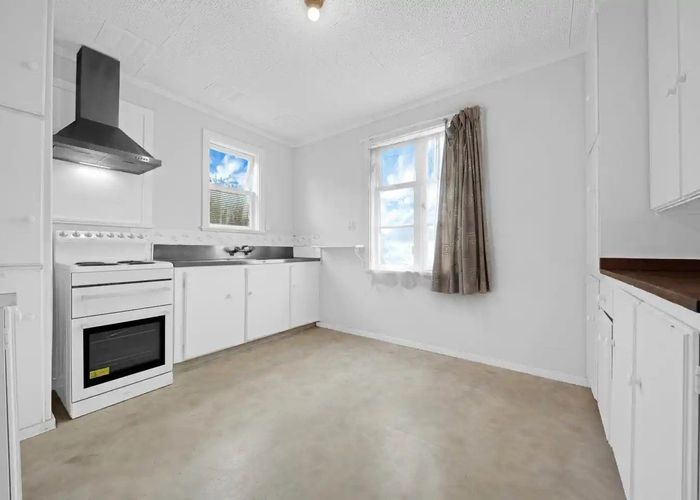  at 2 Galbraith Street, Mount Roskill, Auckland City, Auckland