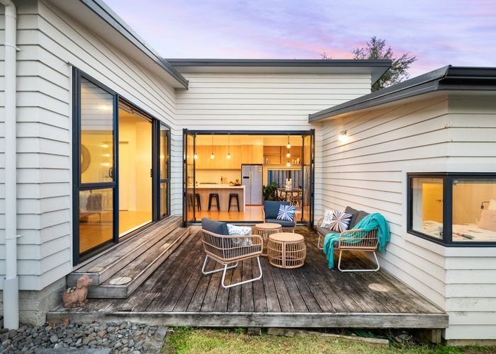  at 8A Elcoat Avenue, Henderson, Auckland