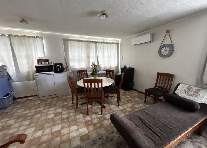  at 2/21 Ellis Avenue, Mount Roskill, Auckland City, Auckland
