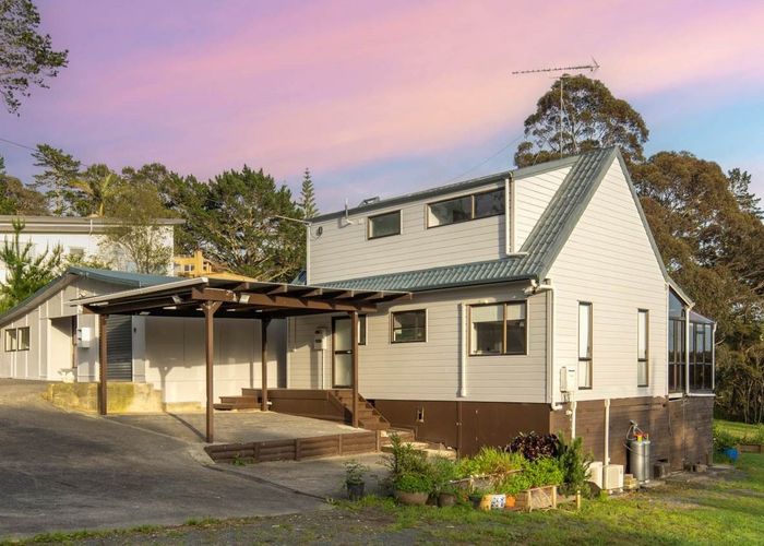  at 116 The Avenue, Lucas Heights, Auckland