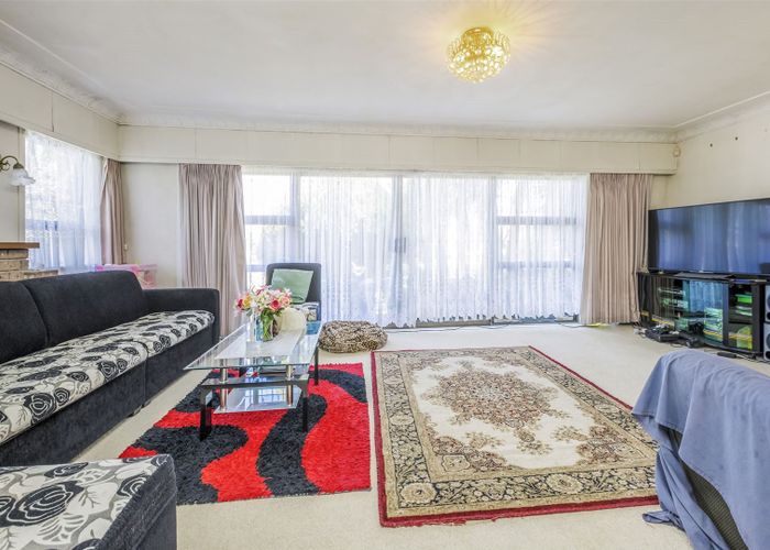  at 1/6 Buckingham Crescent, Papatoetoe, Auckland