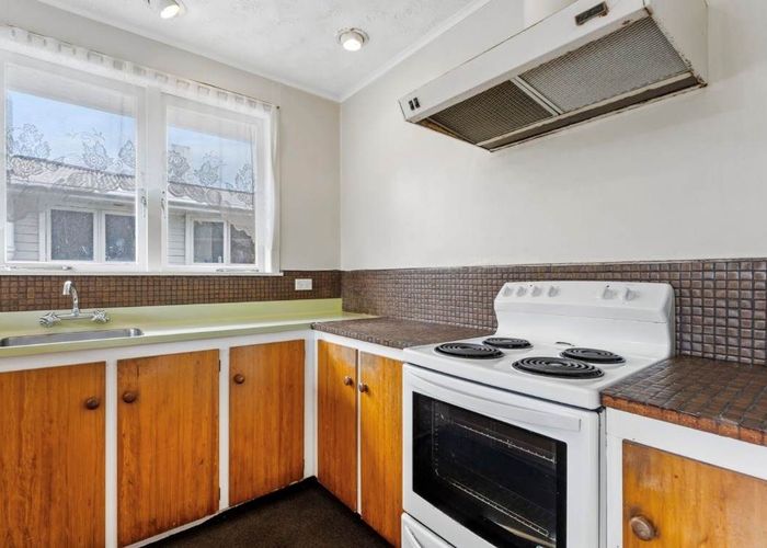  at 536 Glenfield Road, Glenfield, North Shore City, Auckland