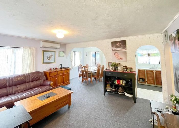  at 37 Borich Road, Sunnyvale, Auckland