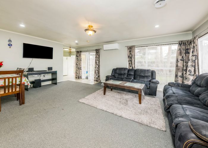  at 2/33 Reagan Road, Papatoetoe, Auckland